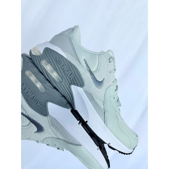 * 10 WOMEN'S NIKE AIR MAX EXCEE LIGHT GRAY DC5432-012 SPORTSWEAR - Picture 2 of 9